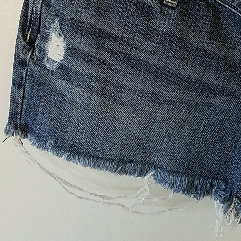 Abercrombie size 0 jean shorts. Distressed - Picture 2 of 4